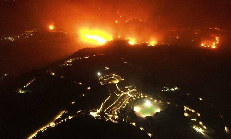 Μάχη με τη φωτιά σε Εύβοια και Αρχαία Ολυμπία