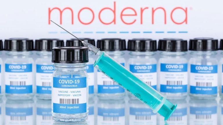 Αίτημα της Moderna στην FDA για έγκριση β’ αναμνηστικής δόσης για όλους τους ενήλικες