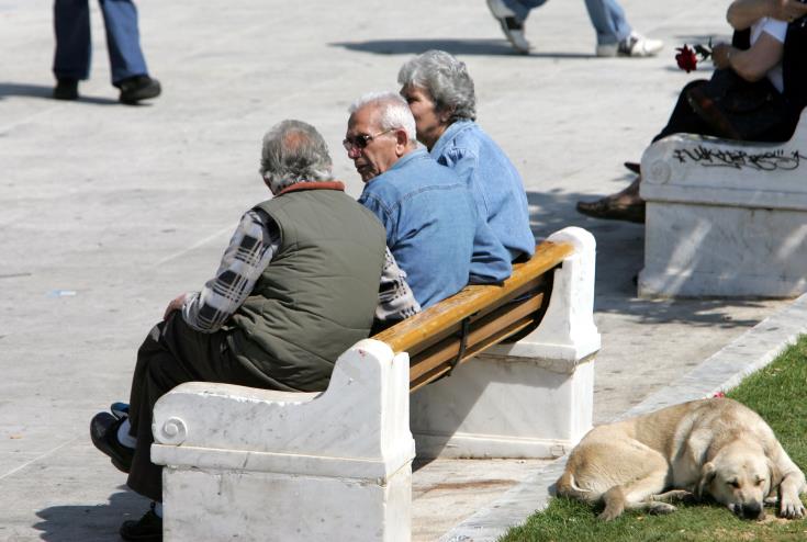 Οι ηλικιωμένοι έχουν πιο φιλοκοινωνική συμπεριφορά απ’ ό,τι οι νεότεροι, σύμφωνα με διεθνή μελέτη