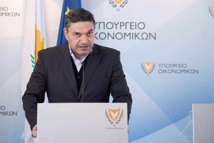 Μεγάλο το κόστος της πράσινης μετάβασης, δηλώνει ο Υπουργός Οικονομικών