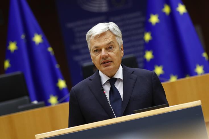 Ο Επίτροπος Reynders χαιρέτισε την ψήφιση νόμων για πάταξη της διαφθοράς