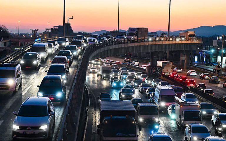 Η Κυβέρνηση προωθεί σειρά μέτρων για απάμβλυνση του κυκλοφοριακού, τόνισε ο Καρούσος