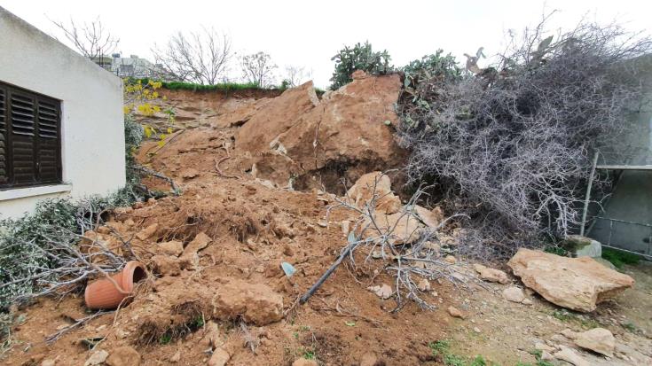 Διευκρινήσεις από ΥΠΕΣ για επιχορήγηση έργων στήριξης σε ιδιωτικά τεμάχια, αναμένει ο Δήμος Αγλαντζιάς