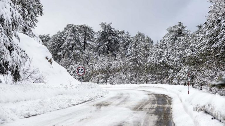 Κλειστό για την τροχαία κίνηση τμήμα της λεωφόρου Μακαρίου, στη Λευκωσία, καθώς και περιοχές ορεινών περιοχών