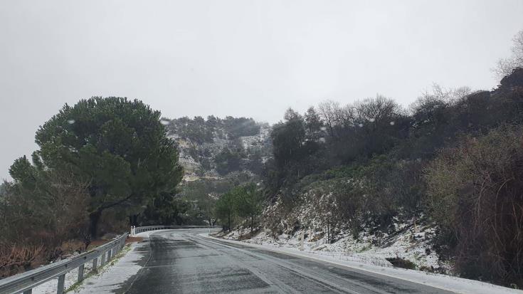 Κλειστοί δρόμοι σε ορεινές περιοχές Μόρφου, με οχήματα με κίνηση σε τέσσερις τροχούς σε περιοχές Λευκωσίας-Λεμεσού