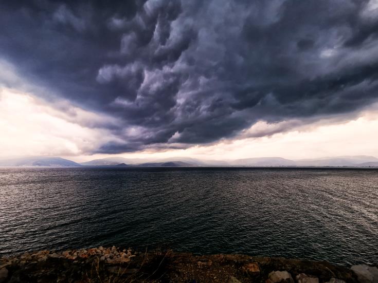 Κίτρινη προειδοποίηση για μεμονωμένες ισχυρές καταιγίδες