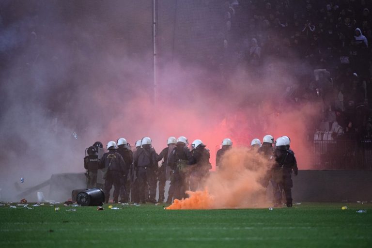 Ελλάδα:«Μηδενική ανοχή» στην οπαδική βία – Κλείνουν όλες οι λέσχες φιλάθλων έως τις 31 Ιουλίου