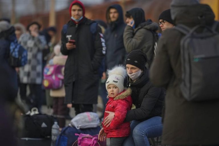 ΟΗΕ: Τουλάχιστον 351 οι νεκροί άμαχοι στην Ουκρανία – Πάνω από 700 οι τραυματίες