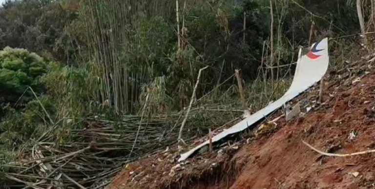 Κίνα: Τι προκάλεσε την απώλεια ελέγχου του μοιραίου Boeing 737 -Έχασε 8.000 m σε τρία λεπτά