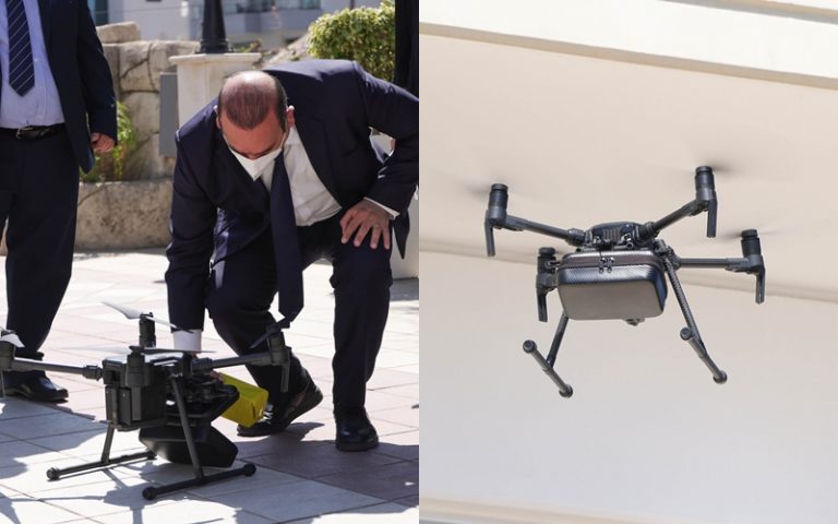 Αισιόδοξος για χρήση ταχυδρομικών drones ο Υπουργός Μεταφορών