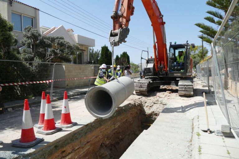 Εργασίες στην οδό Σφαλαγγιωτίσσης για το μεγάλο αντιπλημμυρικό έργο ανακοινώνει το ΣΑΛΑ