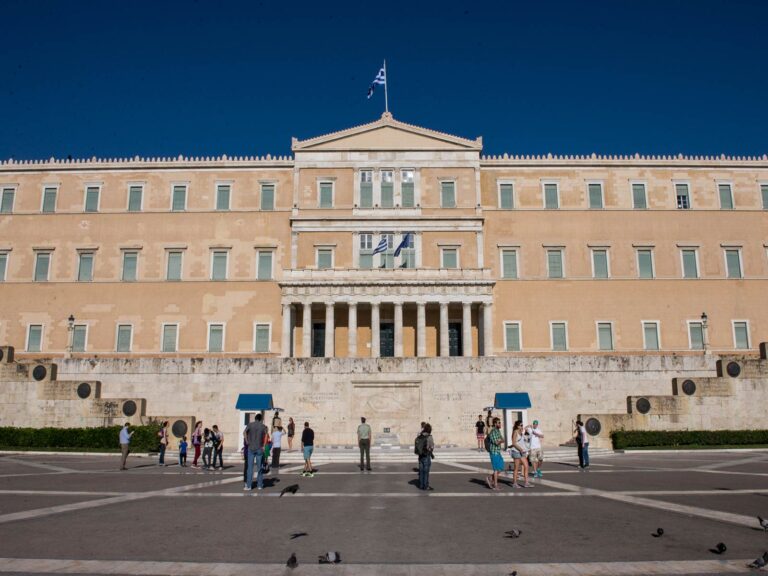 Συναγερμός σήμανε στην πλατεία Συντάγματος