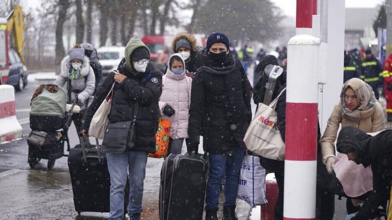 Σχεδόν 60 εκατομμύρια άνθρωποι εκτοπίστηκαν πέρυσι στο εσωτερικό της χώρας τους σε όλον τον κόσμο λόγω συγκρούσεων και φυσικών καταστροφών