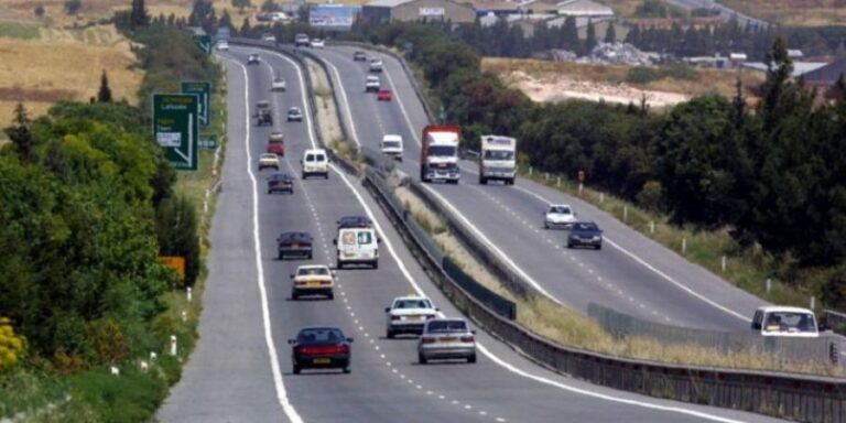 Κλειστές οι δύο λωρίδες κυκλοφορίας στον αυτοκινητόδρομο προς Αγία Νάπα λόγω τροχαίου