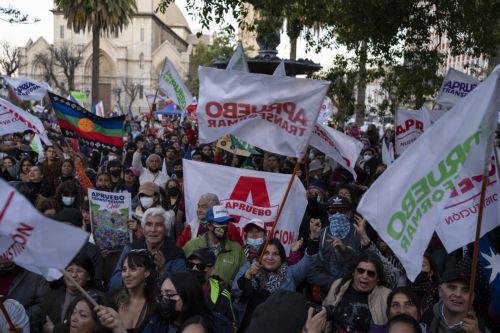 Επεισόδια μεταξύ υποστηρικτών και πολέμιων του νέου Συντάγματος στο Σαντιάγο