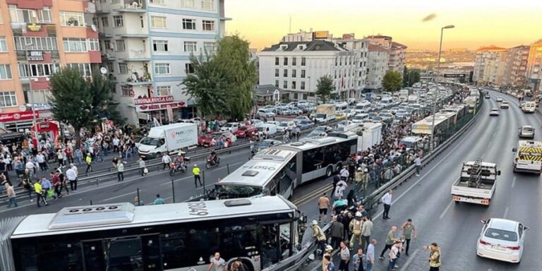 Σχεδόν 100 τραυματίες από καραμπόλα τεσσάρων λεωφορείων στην Κωνσταντινούπολη