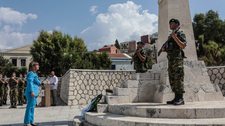 H Ελλάδα θα προασπίσει την εθνική ακεραιότητα και τα κυριαρχικά δικαιώματά της, είπε η Σακελλαροπούλου