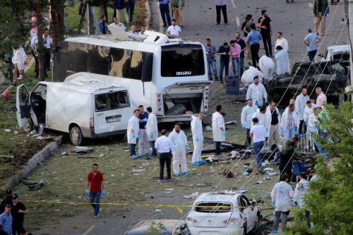 Βομβιστική επίθεση με εννέα τραυματίες στο Ντιγιαρμπακίρ