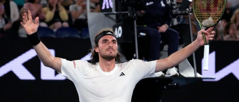 Πρόκριση-θρίλερ στα προημιτελικά του Australian Open πέτυχε ο Στέφανος Τσιτσιπάς