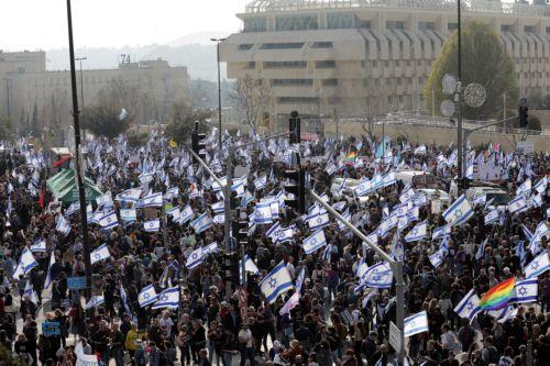 Σε κλοιό διαδηλώσεων το Ισραήλ ενόψει της κρίσιμης ψηφοφορίας στην Κνέσετ για τη δικαστική μεταρρύθμιση