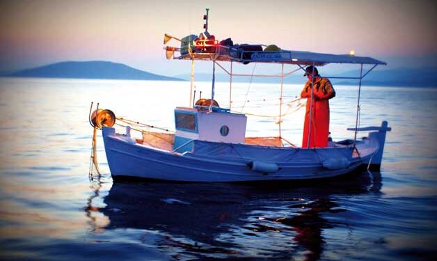 Ενίσχυση ήσσονος σημασίας σε επαγγελματίες αλιείς ενέκρινε το Υπουργικό