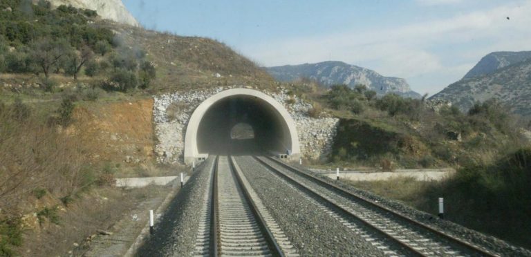 Hellenic Train: Ακινητοποιήθηκε τρένο με 325 επιβάτες