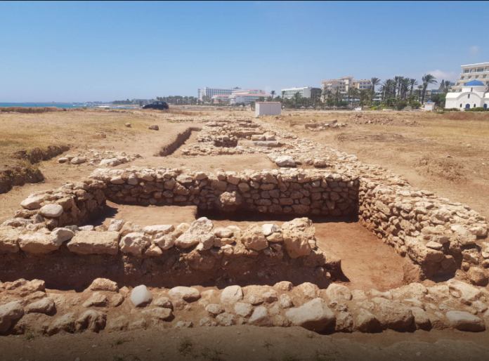 H ΟΠΟΚ καλεί τον Πρόεδρο να επέμβει για το ξενοδοχείο σε χώρο με αρχαιότητες