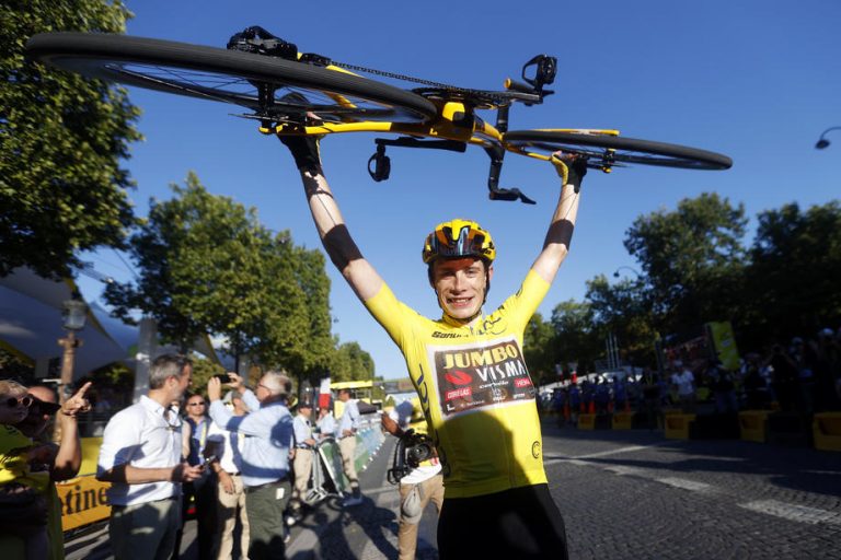 Ο Δανός Jonas Vingegaard ήταν ο μεγάλος νικητής του Tour de France